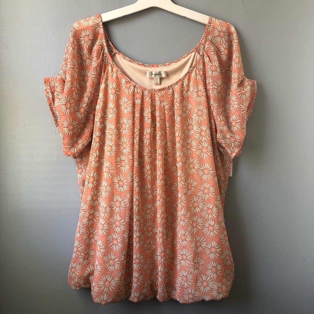 Dressbarn Women’s Plus Size Floral Daisy Scoop Neck Blouse in Peach size 3X